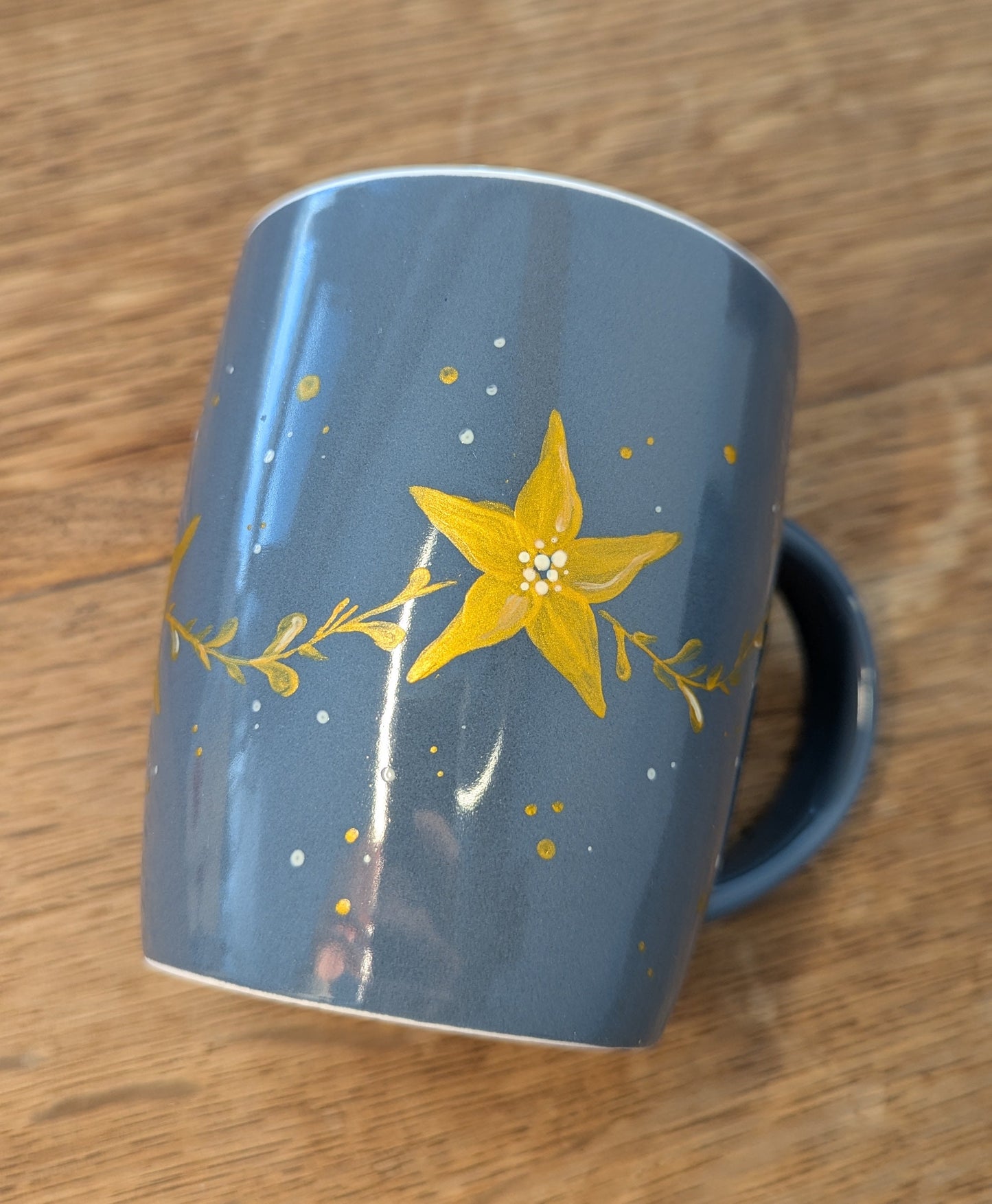 Tasse Ă liane fleurie
